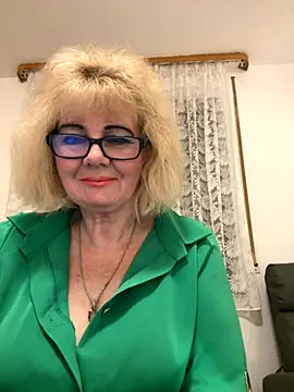 BoloshkaBlonda online show from November 2025 06:33:02 PM