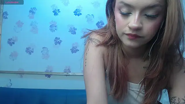 Snapshot of Alyy_cute_ chatting on October 2025 02:04:01 PM Alyy cute online show from October 2025 02:04:01 PM