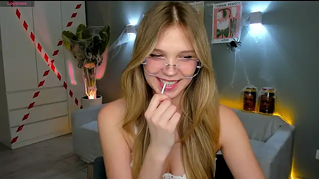 linakorvin online show from October 2025 01:15:02 PM