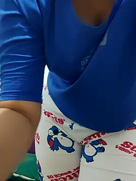 Snapshot of Rihame07 chatting on November 2025 10:43:02 PM Rihame07 online show from November 2025 10:43:02 PM