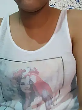 Snapshot of Rihame07 chatting on November 2025 02:33:01 PM Rihame07 online show from November 2025 02:33:01 PM