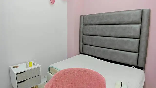 Snapshot of lorerivas chatting on November 2025 01:55:01 PM lorerivas online show from November 2025 01:55:01 PM