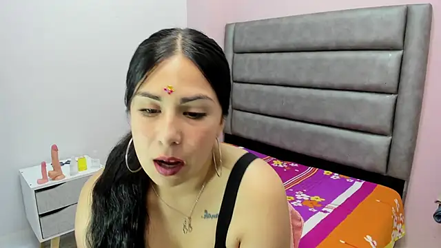 Snapshot of lorerivas chatting on November 2025 02:05:01 PM lorerivas online show from November 2025 02:05:01 PM