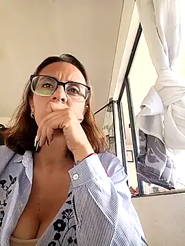 Jade 1-9 online show from October 2025 03:34:02 PM