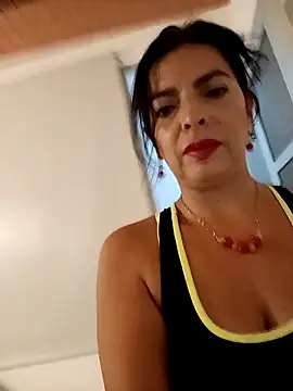 Snapshot of LunaMilf_ chatting on December 2025 04:38:01 PM LunaMilf online show from December 2025 04:38:01 PM