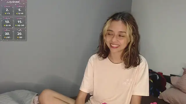 Snapshot of Brissazane chatting on October 2025 04:11:01 AM Brissazane online show from October 2025 04:11:01 AM