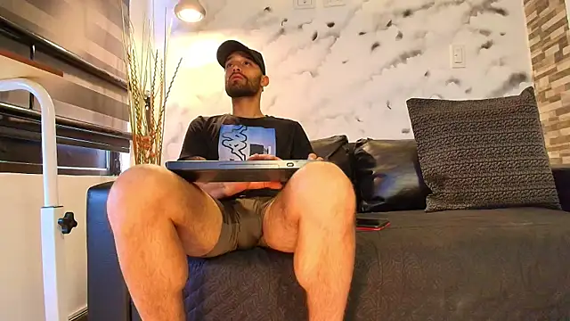 Max Miller S online show from November 2025 06:40:01 PM