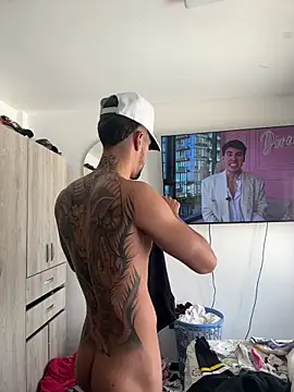 Snapshot of _Duriel chatting on February 2026 05:44:02 PM Duriel online show from February 2026 05:44:02 PM