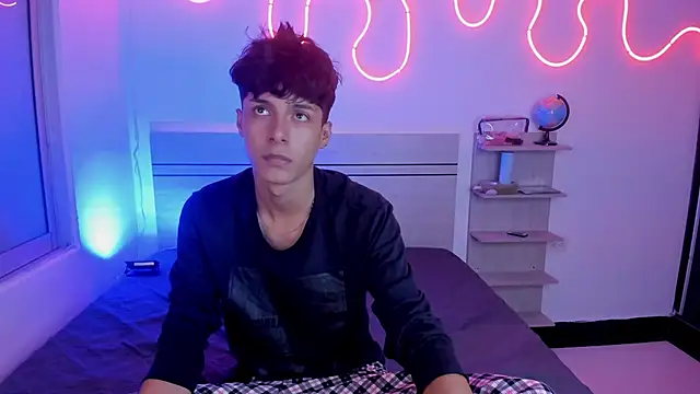 luccas ferreira online show from November 2025 07:08:02 PM