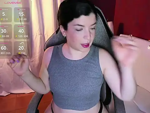 Snapshot of beyondsteel_ chatting on November 2025 03:39:02 AM beyondsteel online show from November 2025 03:39:02 AM