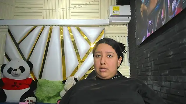 DulcineaSaenz online show from October 2025 07:47:02 PM