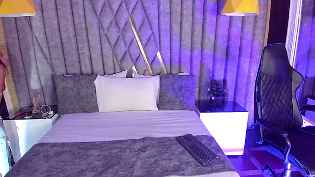 Snapshot of Clohe_Bell chatting on December 2025 07:53:01 PM Clohe Bell online show from December 2025 07:53:01 PM