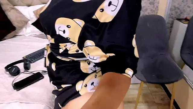 Snapshot of Clohe_Bell chatting on January 2026 01:30:01 AM Clohe Bell online show from January 2026 01:30:01 AM