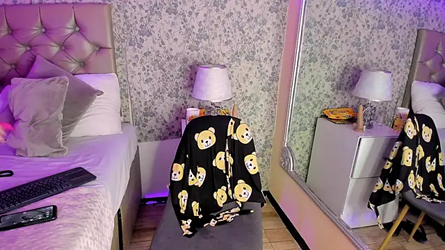 Snapshot of Clohe_Bell chatting on January 2026 09:31:01 PM Clohe Bell online show from January 2026 09:31:01 PM