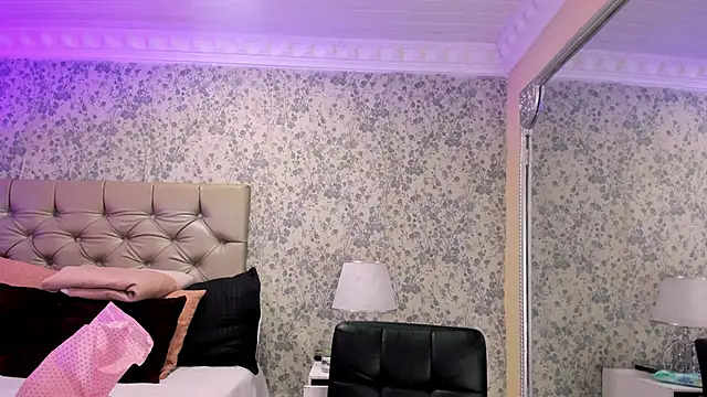 Snapshot of Clohe_Bell chatting on February 2026 12:10:01 PM Clohe Bell online show from February 2026 12:10:01 PM