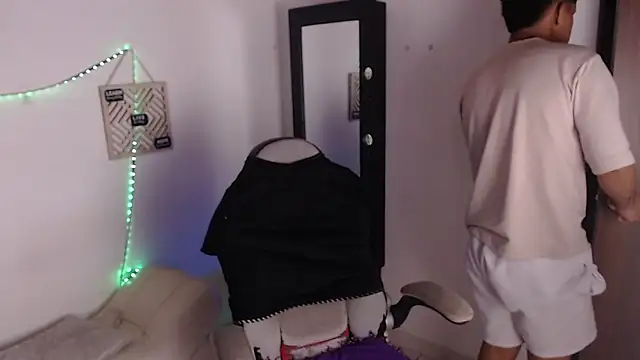 Snapshot of Dylan_horny chatting on October 2025 12:47:02 PM Dylan horny online show from October 2025 12:47:02 PM