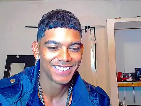 Snapshot of theMyke101 chatting on May 2026 05:40:01 PM theMyke101 online show from May 2026 05:40:01 PM