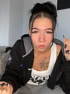 Snapshot of YoungZoexx chatting on October 2025 08:51:01 AM YoungZoexx online show from October 2025 08:51:01 AM