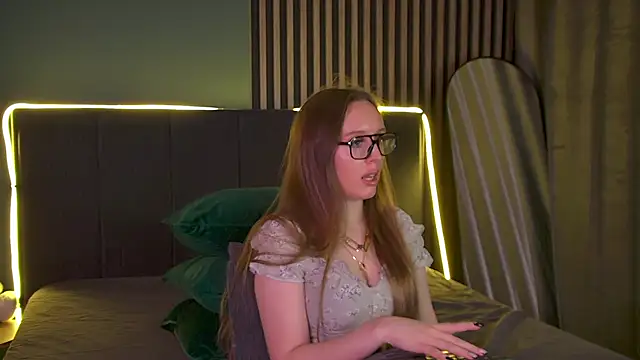 Snapshot of KathyStewart chatting on November 2025 03:23:01 PM KathyStewart online show from November 2025 03:23:01 PM