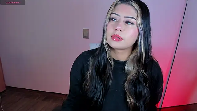 valeska  V online show from November 2025 03:49:02 AM