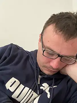 viktor1992-1-1 online show from February 2026 02:35:01 PM