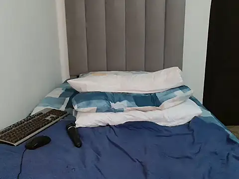 Sex bomb30 online show from October 2025 01:40:02 PM