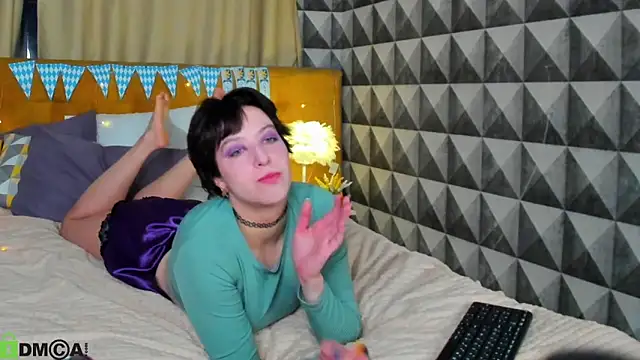 Sara Frayer online show from October 2025 01:04:02 AM