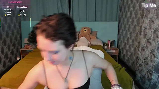 Sara Frayer online show from December 2025 01:12:02 AM