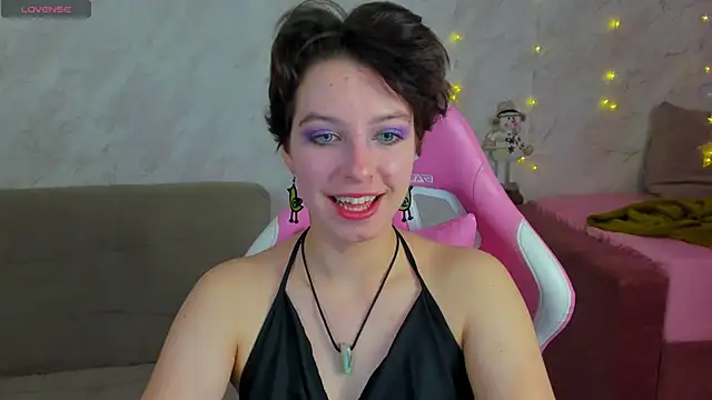 Sara Frayer online show from December 2025 01:13:02 AM