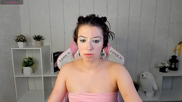 Sara Frayer online show from February 2026 01:02:02 AM