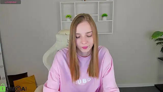 L1na Reeds online show from November 2025 06:04:02 AM