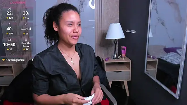 AriaVega online show from November 2025 11:18:02 AM