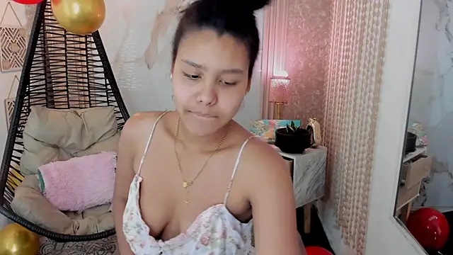 Snapshot of AriaVega chatting on April 2026 12:40:02 PM AriaVega online show from April 2026 12:40:02 PM