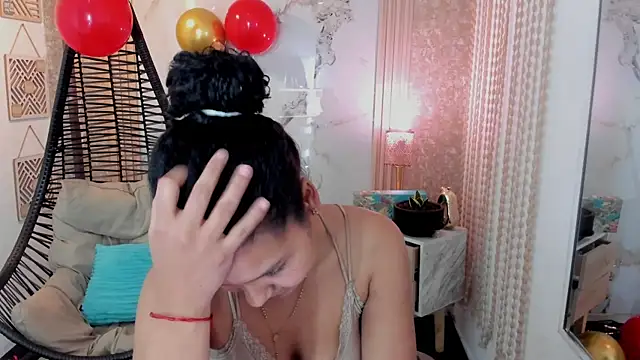 Snapshot of AriaVega chatting on April 2026 12:14:01 PM AriaVega online show from April 2026 12:14:01 PM