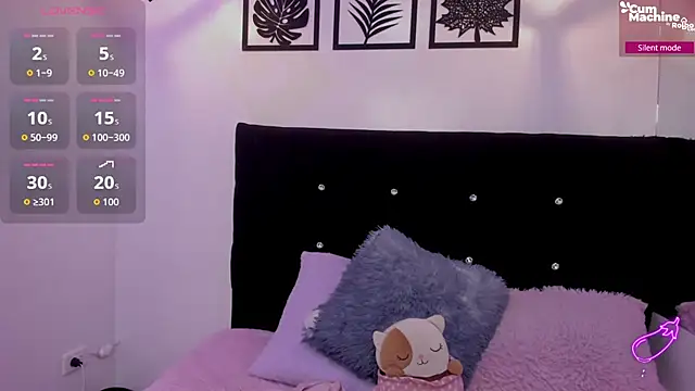 Haiily Baeker online show from November 2025 04:07:02 PM