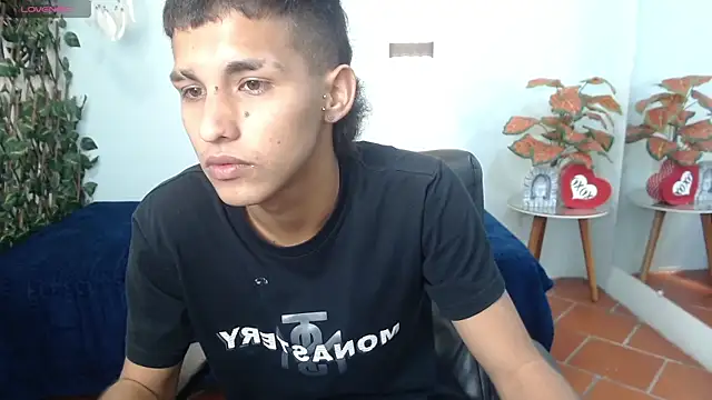 LiamBlack16 online show from October 2025 01:32:01 PM