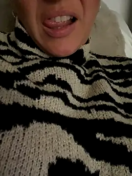 Daiana Andra online show from October 2025 07:35:02 PM