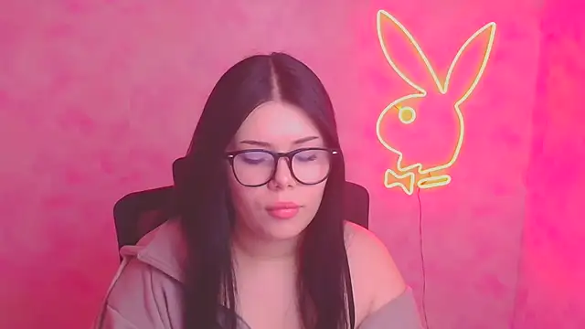 Mona Esty online show from November 2025 12:38:02 PM