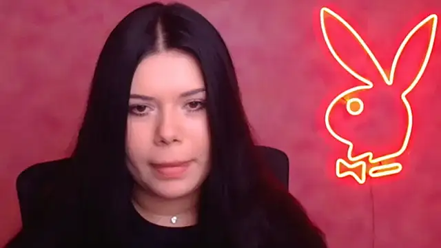 Mona Esty online show from December 2025 06:37:02 PM