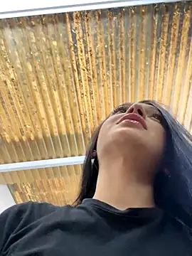 catalina garciaa online show from December 2025 07:00:01 PM