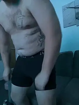 Youngsmoothplays12 online show from October 2025 08:28:01 PM