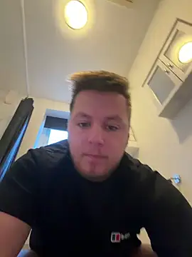 Youngsmoothplays12 online show from December 2025 03:21:01 PM