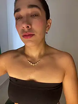 Snapshot of SabrinaEvanss_ chatting on May 2026 12:02:01 PM SabrinaEvanss online show from May 2026 12:02:01 PM