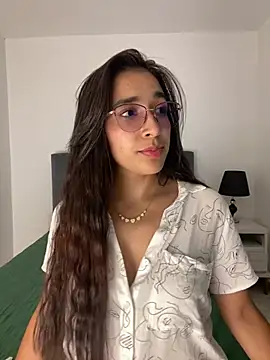 Snapshot of SabrinaEvanss_ chatting on May 2026 08:36:01 PM SabrinaEvanss online show from May 2026 08:36:01 PM