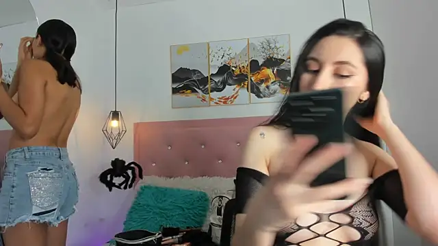 Snapshot of kiara_and_christy chatting on October 2025 12:17:01 PM kiara and christy online show from October 2025 12:17:01 PM