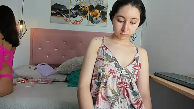 Snapshot of kiara_and_christy chatting on November 2025 12:26:01 PM kiara and christy online show from November 2025 12:26:01 PM