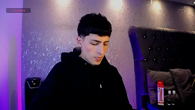 MateoMitchell online show from December 2025 05:58:02 AM