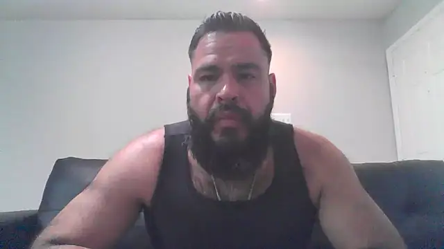 BigJohnBear39 online show from October 2025 10:51:01 PM