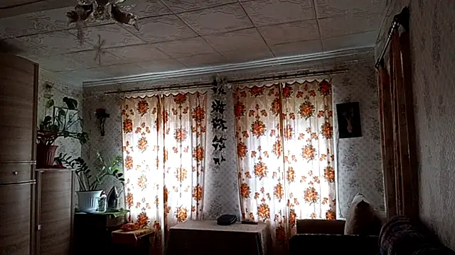 Snapshot of _SwimmyGrl_ chatting on October 2025 09:13:01 AM SwimmyGrl online show from October 2025 09:13:01 AM