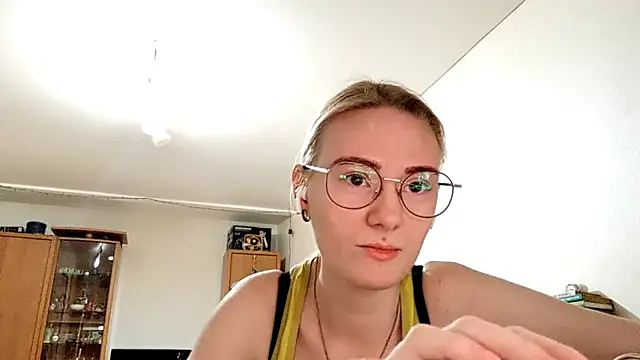 Snapshot of _SwimmyGrl_ chatting on November 2025 01:14:02 PM SwimmyGrl online show from November 2025 01:14:02 PM